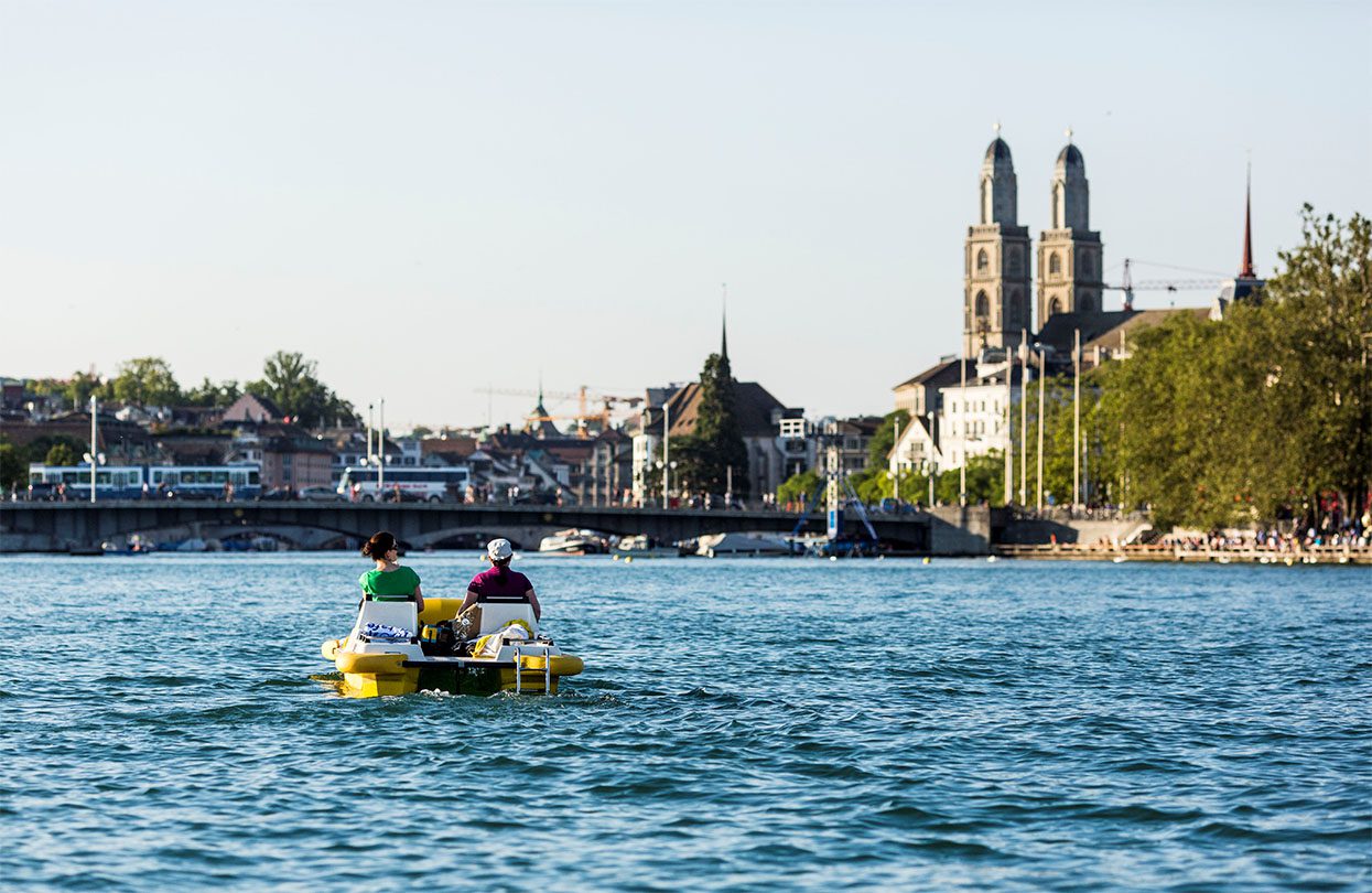 Pedalo, image by Elisabeth Real, Zürich Tourismus