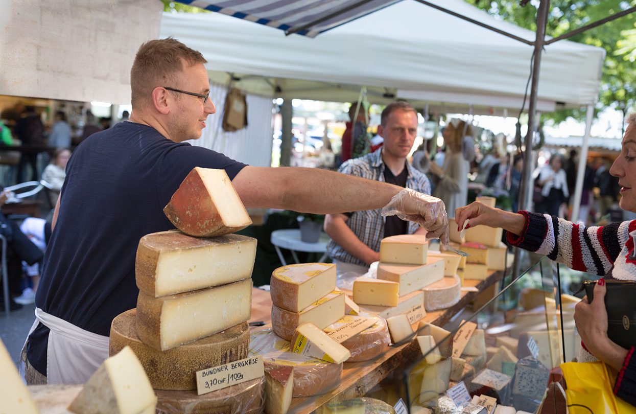 Bürkliplatz Market, image by Gaetan Bally, Zürich Tourismus