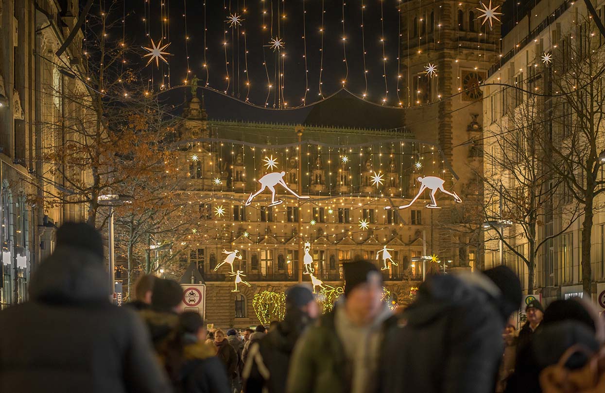 Mönckebergstraße lit up with Christmas lights, image by Eugene Lim, Shutterstock